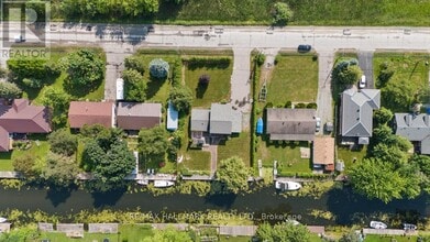 720 Lake Dr S in Georgina, ON - Building Photo - Building Photo