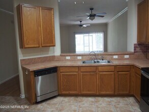 12301 Kernan Forest Blvd in Jacksonville, FL - Building Photo - Building Photo