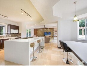 8164 SW 171st St in Palmetto Bay, FL - Building Photo - Building Photo