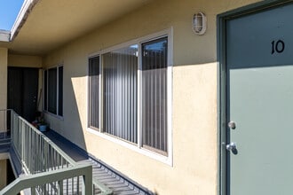 Minnie Apartments in Santa Ana, CA - Building Photo - Building Photo