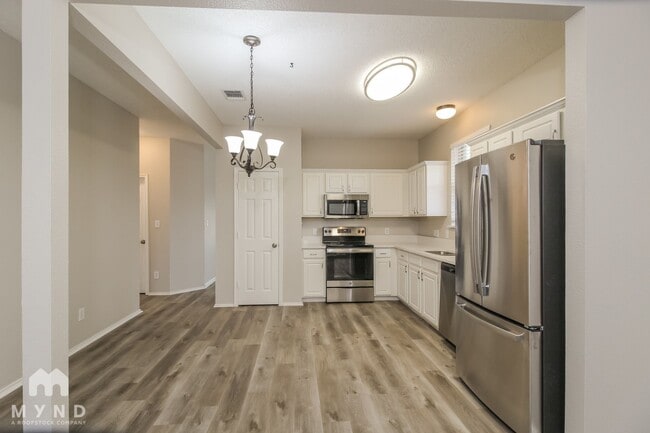 3941 Overlake Dr in Denton, TX - Foto de edificio - Building Photo