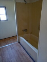 134 Hussey Mhp Ln in Beulaville, NC - Building Photo - Building Photo