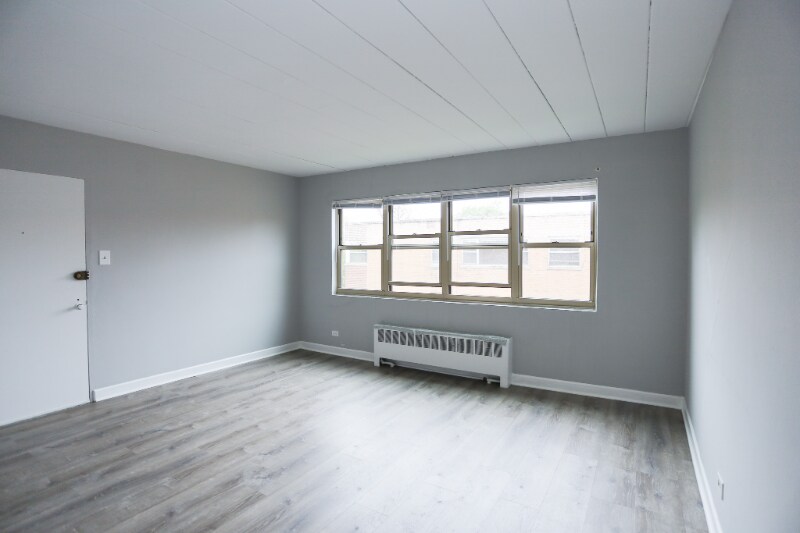 5649 N Christiana Ave in Chicago, IL - Building Photo