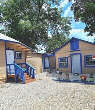 130 Glenwood Ct, Unit #4 in San Antonio, TX - Foto de edificio - Building Photo