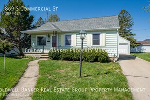869 S Commercial St in Neenah, WI - Building Photo
