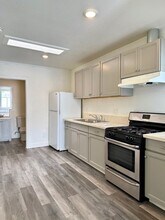 6714 Etiwanda Ave in Los Angeles, CA - Building Photo - Building Photo