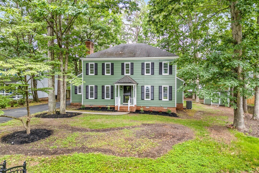 504 Winamack Ct in Midlothian, VA - Foto de edificio
