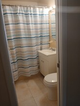 359 W Dayton Cir in Fort Lauderdale, FL - Building Photo - Building Photo