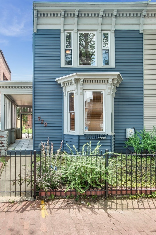 property at 729 10th St NE