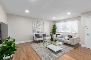 10426 N 97th Dr, Unit B