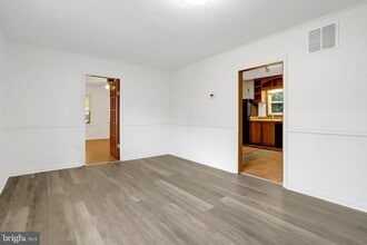 7555 Park Ln in Annandale, VA - Building Photo - Building Photo