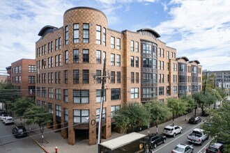 659 1st St in Hoboken, NJ - Building Photo - Building Photo