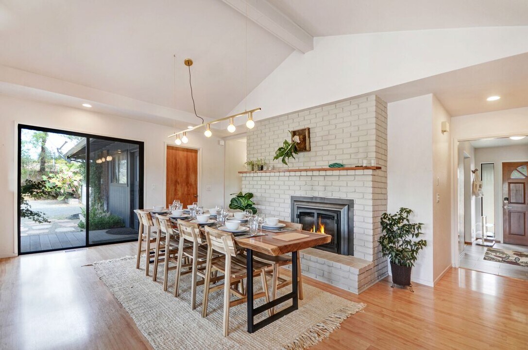 1727 Olivet Rd in Santa Rosa, CA - Building Photo