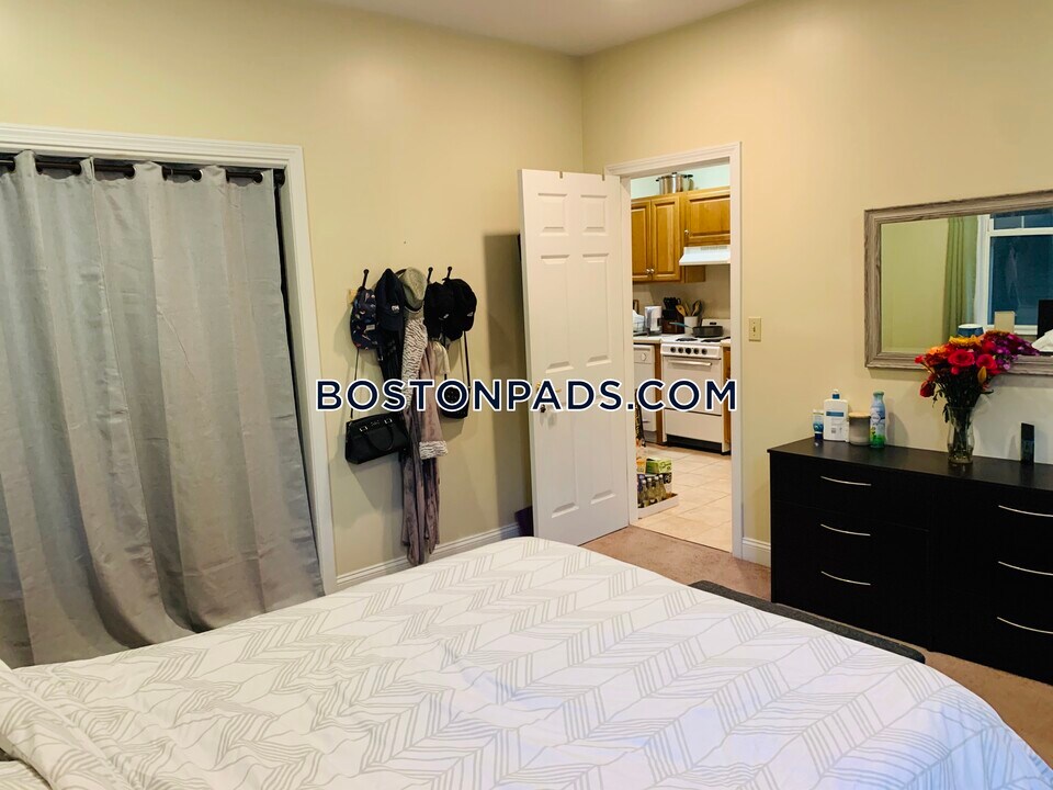 466 Green St-Unit -2 in Cambridge, MA - Building Photo