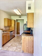 7050 E Sunrise Dr in Tucson, AZ - Building Photo - Building Photo
