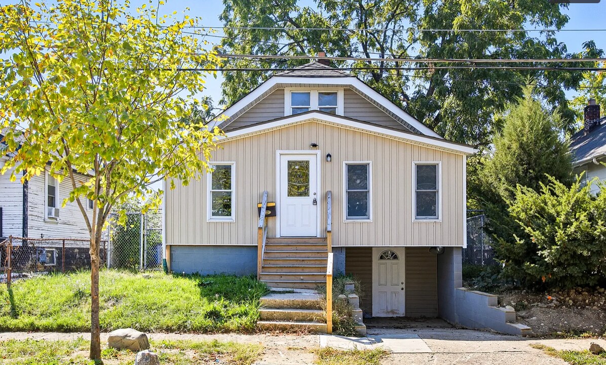 867 E 12th Ave in Columbus, OH - Building Photo