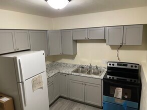 563 Clement St, Unit 563 Clement in Green Bay, WI - Building Photo - Building Photo