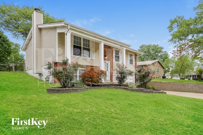 property at 323 Turfwood Dr