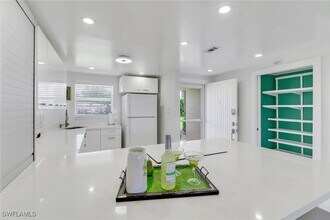 9 High Point Cir N in Naples, FL - Building Photo - Building Photo