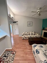 2120 El Paseo St, Unit ElPaseo in Houston, TX - Building Photo - Building Photo