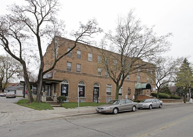 7430 Harwood Ave in Milwaukee, WI - Building Photo - Building Photo