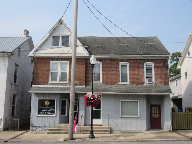 250 W Main St