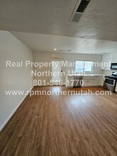 942 Foxboro Dr in North Salt Lake, UT - Building Photo - Building Photo