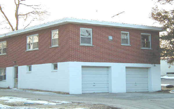 61 N Aldine Ave in Elgin, IL - Building Photo