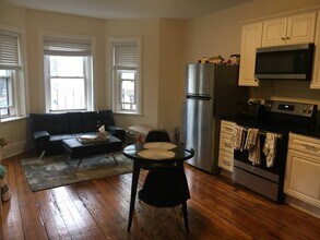 210 Hemenway St, Unit 5 in Boston, MA - Foto de edificio - Building Photo