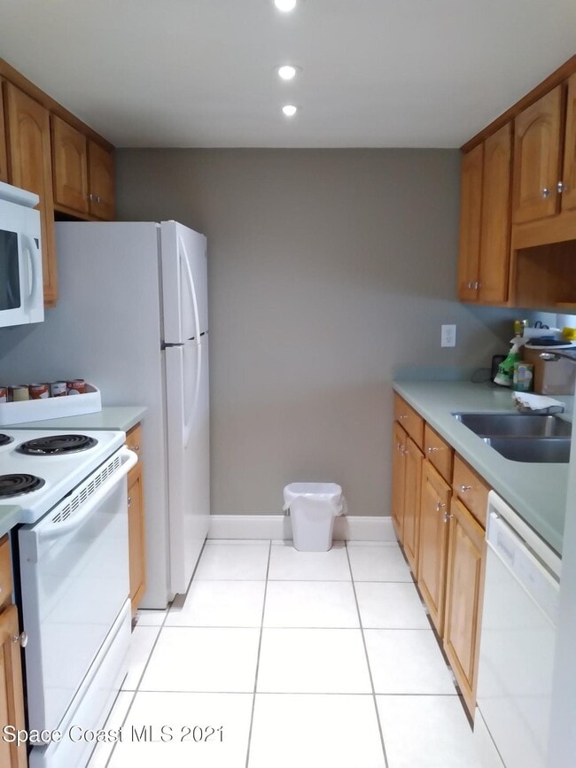 153 San Paulo Cir in West Melbourne, FL - Building Photo - Building Photo