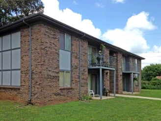 Green Acres Apartments in McMinnville, TN - Building Photo - Building Photo