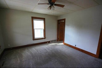 610 North St, Unit Lower Level Duplex in West Bend, WI - Building Photo - Building Photo