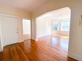 144 Coolidge St, Unit 2 in Brookline, MA - Building Photo