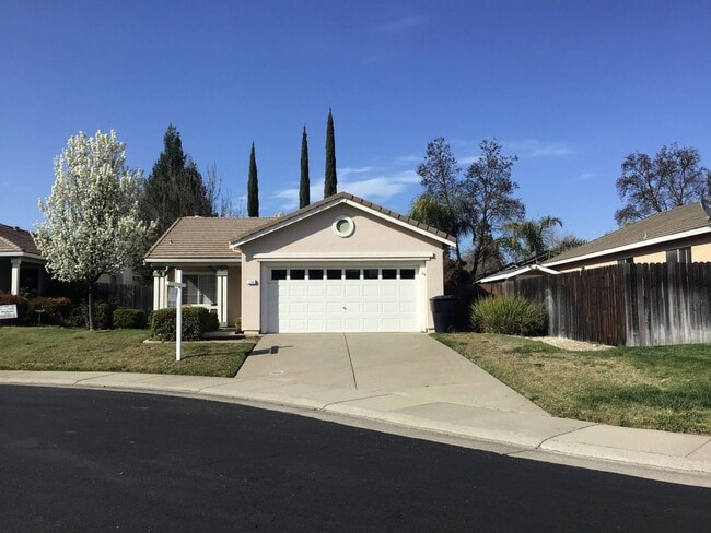 110 Pennell Ct in Roseville, CA - Building Photo - Building Photo