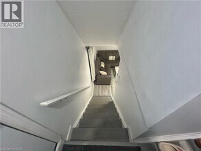 206 Springfield Crescent in Waterloo, ON - Building Photo - Building Photo