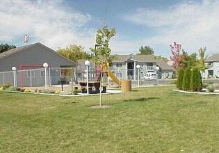 Mill Creek Commons in Middleton, ID - Foto de edificio - Building Photo