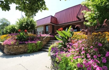 Village One Apartments in Menands, NY - Foto de edificio