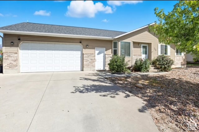 122 N 400 W in Smithfield, UT - Building Photo