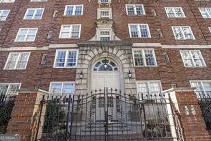 800 Peachtree St NE, Unit 8219 in Atlanta, GA - Building Photo