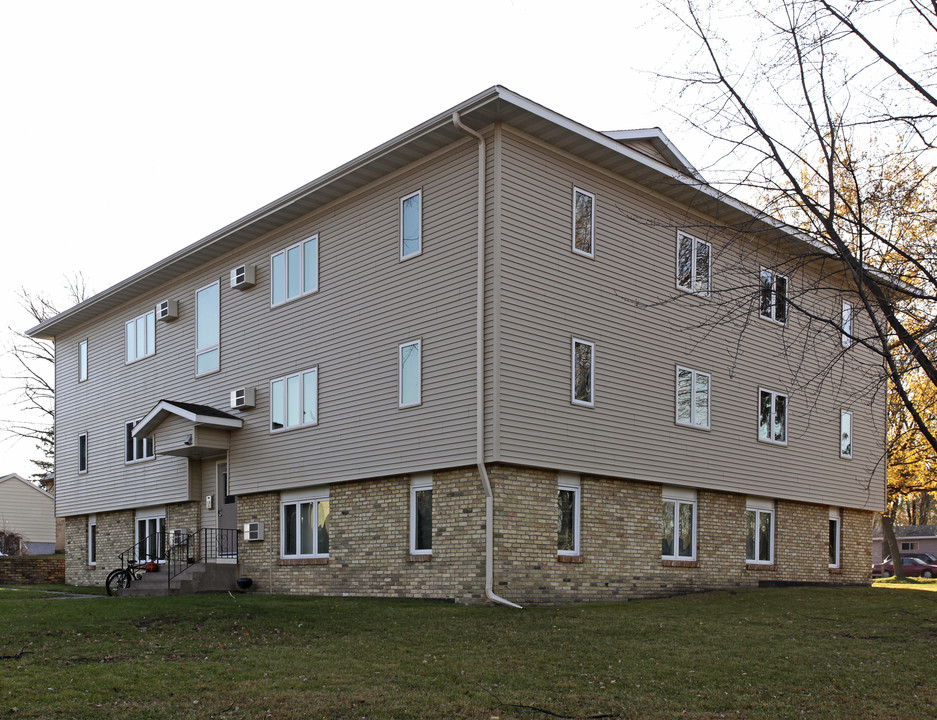 Lakeside Apartments in St. Cloud, MN - Building Photo