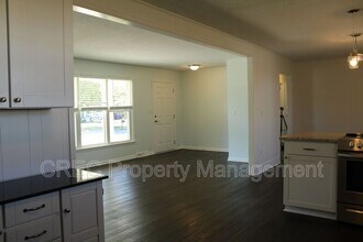 7744 Allwood Ave in North Charleston, SC - Building Photo - Building Photo