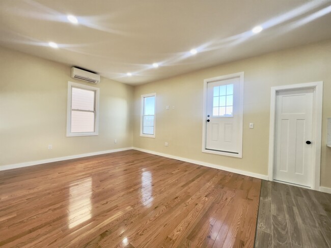 567 67th St in West New York, NJ - Building Photo - Building Photo