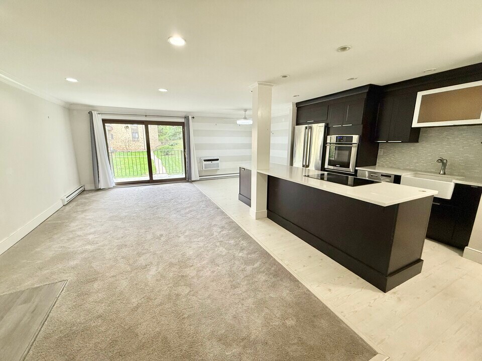 1 Linden St, Unit 11 in Norwalk, CT - Building Photo