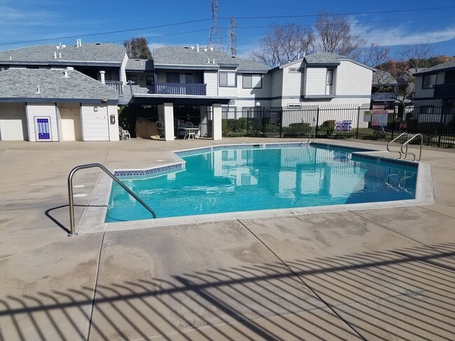 27640 Susan Beth Way in Santa Clarita, CA - Building Photo - Building Photo
