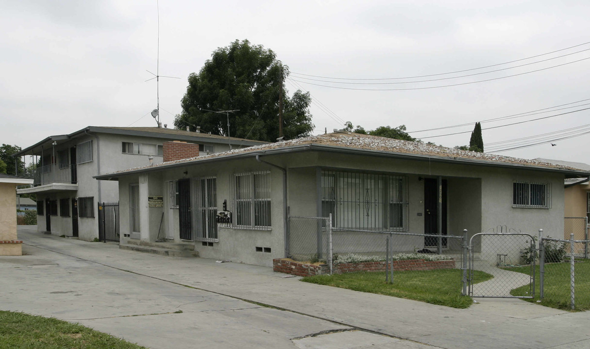 12501 Alpine Ave in Lynwood, CA - Building Photo