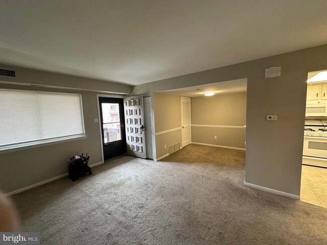property at 18204 Delaire Landing Rd