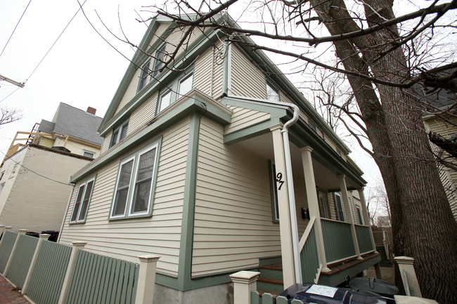 97 Richdale Ave in Cambridge, MA - Foto de edificio - Building Photo