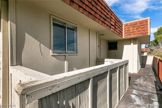 5404 S Swenson St in Las Vegas, NV - Building Photo - Building Photo