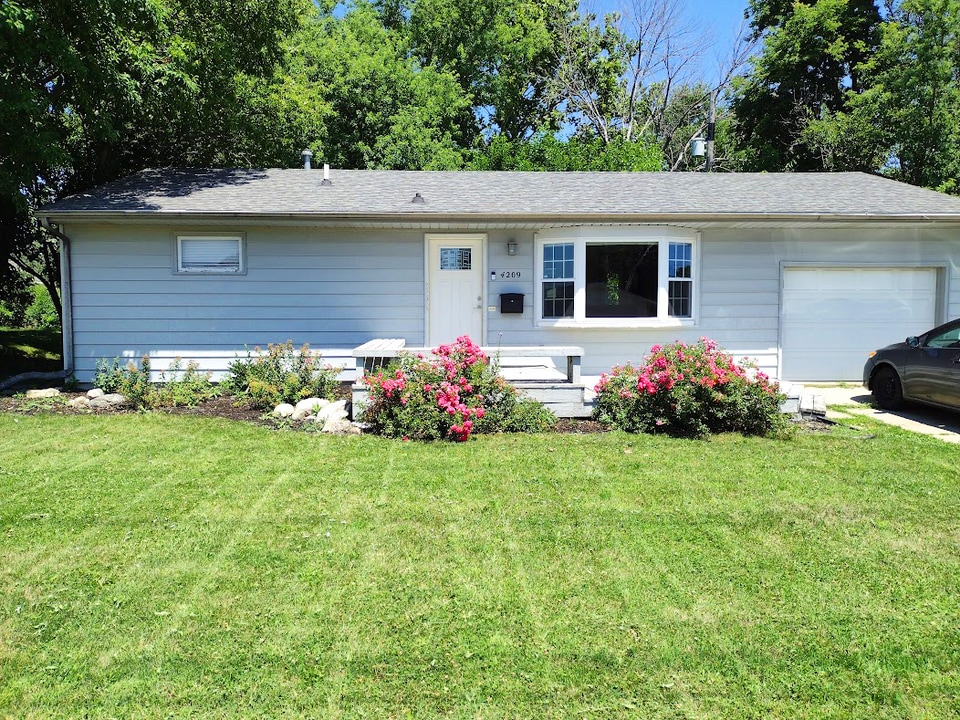 4209 Ontario St, Unit Entire House in Ames, IA - Building Photo