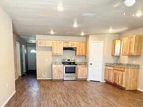 3411 E 17th St in Lubbock, TX - Building Photo - Building Photo